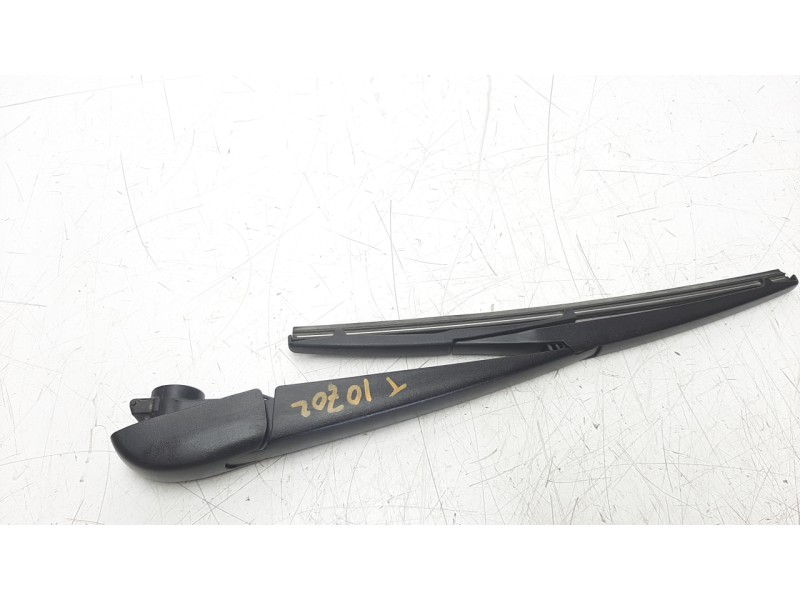 Recambio de brazo limpia trasero para toyota aygo 1.0 cat referencia OEM IAM 852410H030  
