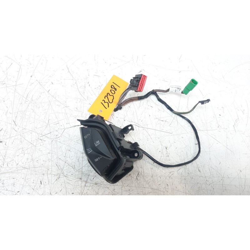 Recambio de mando volante para ford focus lim. (cb8) 1.6 tdci cat referencia OEM IAM AM5T9740AA  