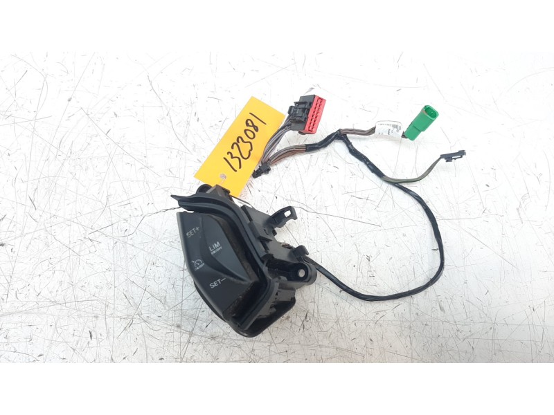 Recambio de mando volante para ford focus lim. (cb8) 1.6 tdci cat referencia OEM IAM AM5T9740AA  