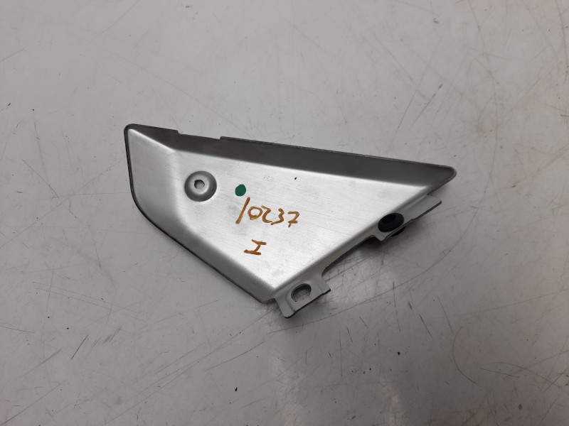 Recambio de moldura para ducati scrambler 1100 scrambler 1100 referencia OEM IAM 4601G341BB  