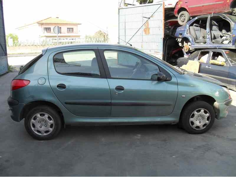 peugeot 206 berlina del año 2000