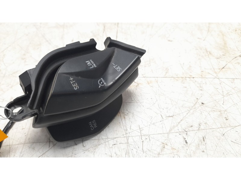 Recambio de mando volante para ford focus lim. (cb8) 1.6 tdci cat referencia OEM IAM AM5T9740AA  
