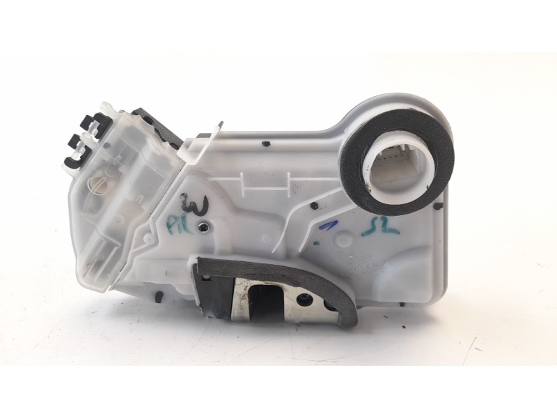 Recambio de cerradura puerta delantera derecha para toyota aygo 1.0 cat referencia OEM IAM 6903002520  
