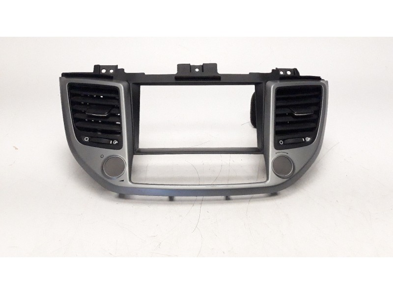 Recambio de rejilla aireadora para hyundai tucson 1.7 crdi cat referencia OEM IAM 84740D7100  