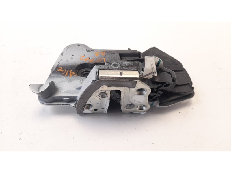 Recambio de cerradura puerta delantera derecha para toyota aygo 1.0 cat referencia OEM IAM 6903002520  