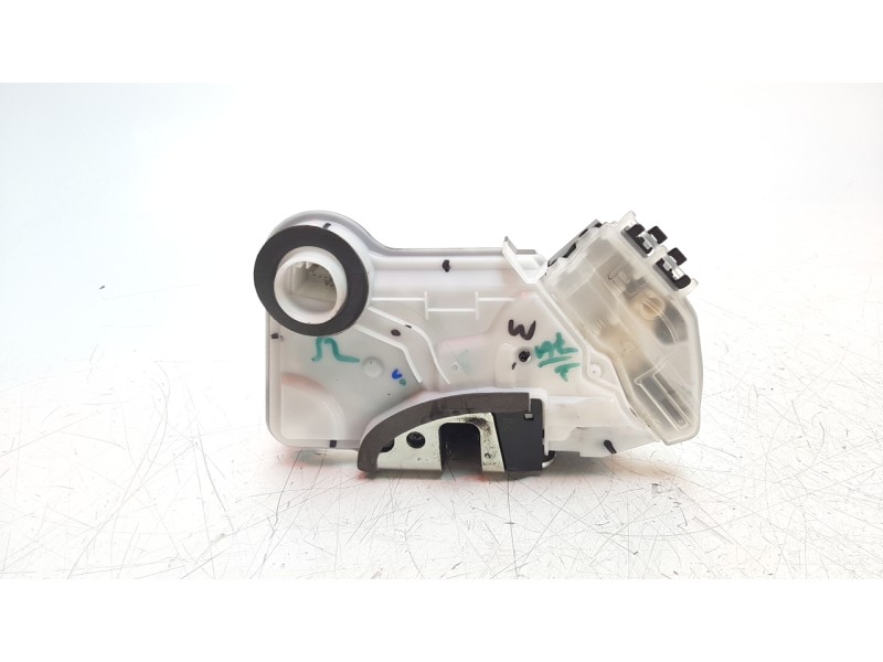 Recambio de cerradura puerta delantera izquierda para toyota aygo 1.0 cat referencia OEM IAM 690400H060  