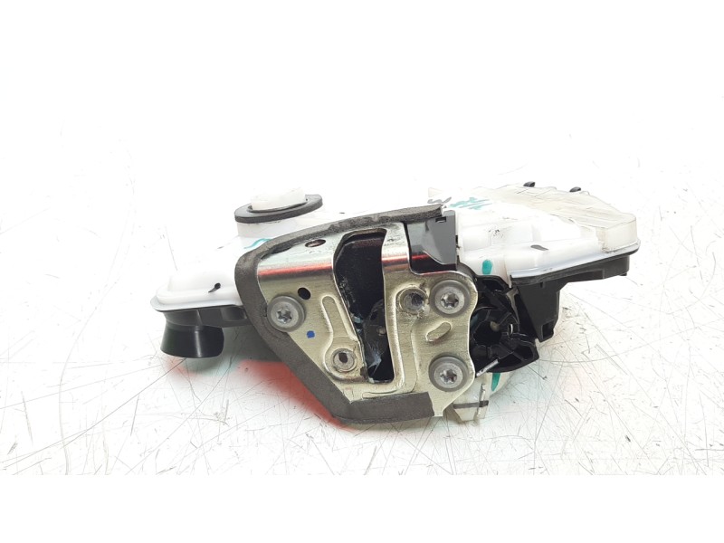 Recambio de cerradura puerta delantera izquierda para toyota aygo 1.0 cat referencia OEM IAM 690400H060  
