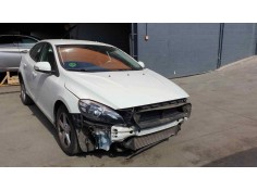 volvo v40 del año 2017 2