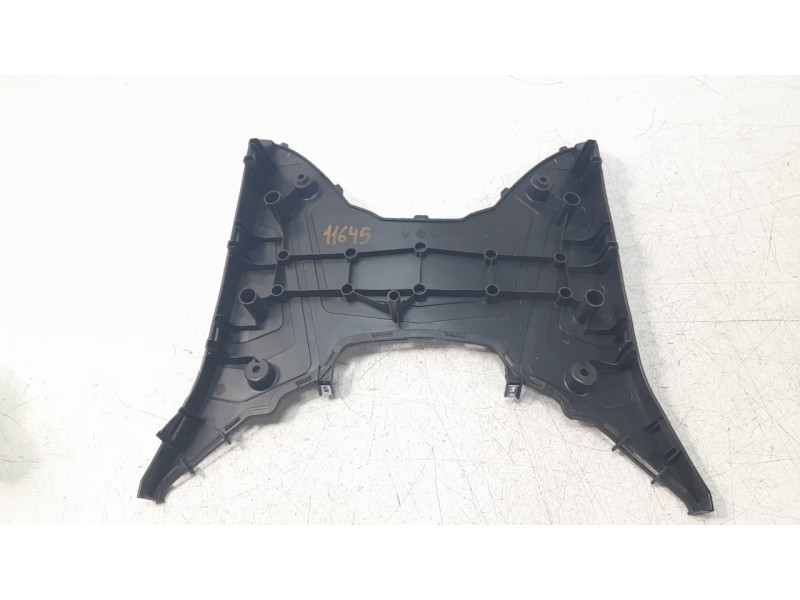 Recambio de moldura para kymco agility 50/125 referencia OEM IAM 6431AALJ8E10N1R  