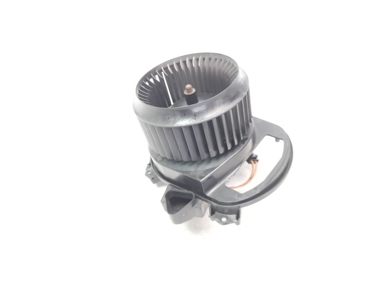Recambio de ventilador calefaccion para mercedes-benz clase b (w246) 1.5 cdi cat referencia OEM IAM 2469061601  