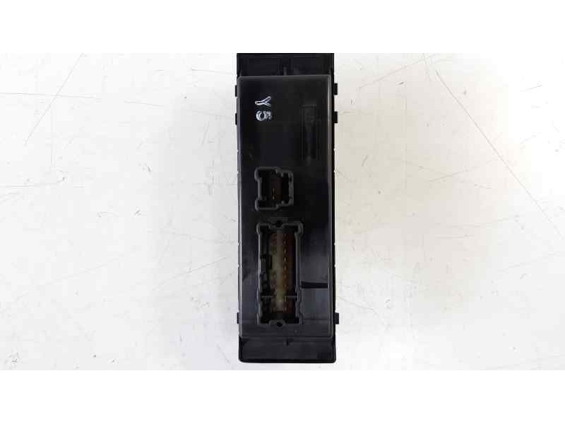 Recambio de mando elevalunas delantero izquierdo para nissan pulsar (c13) tekna referencia OEM IAM 254013ZL1A  