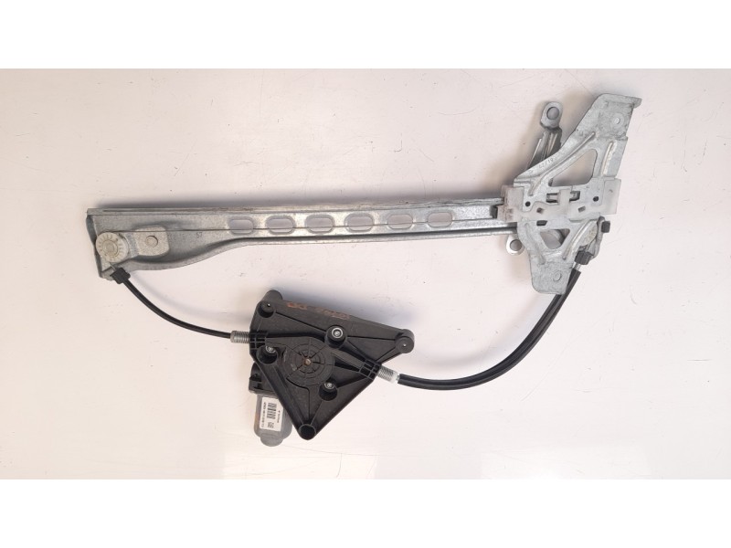 Recambio de elevalunas delantero derecho para toyota aygo 1.0 cat referencia OEM IAM 698100H031 106075801 