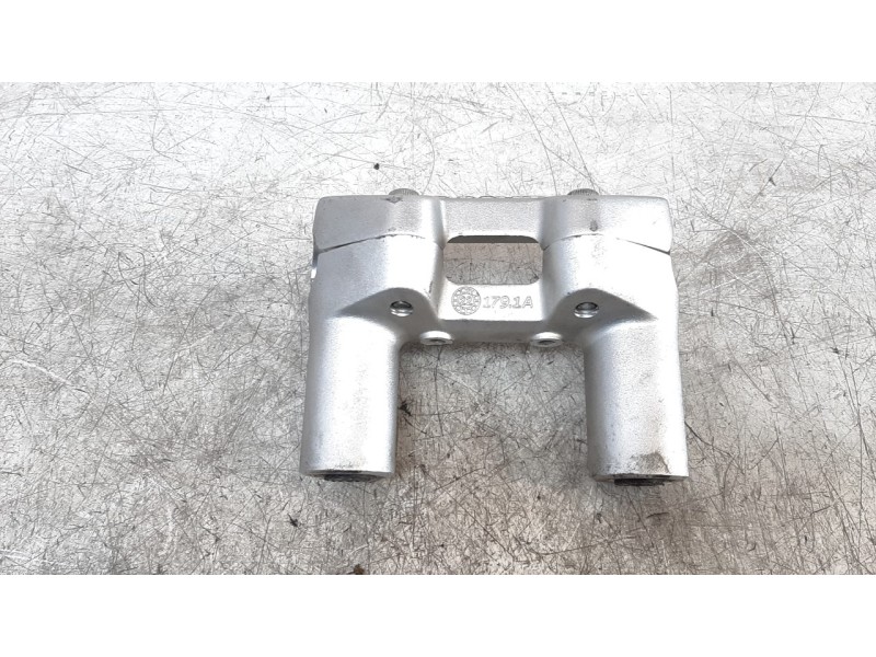 Recambio de manillar para ducati multistrada v2 referencia OEM IAM 36011781AA  