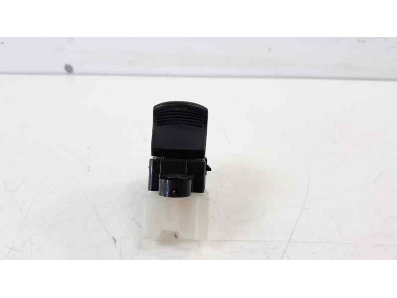 Recambio de mando elevalunas trasero izquierdo para nissan pulsar (c13) tekna referencia OEM IAM   