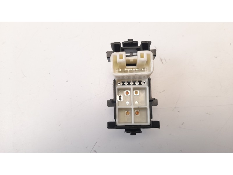 Recambio de mando elevalunas delantero derecho para toyota aygo 1.0 cat referencia OEM IAM 848100D030  