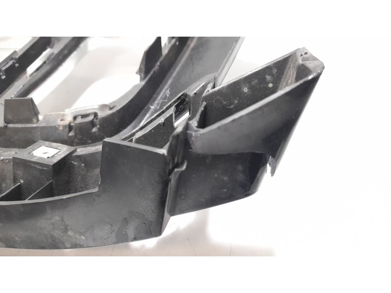 Recambio de rejilla delantera para jeep compass ii 1.4 m-air cat referencia OEM IAM 4010130006AB  
