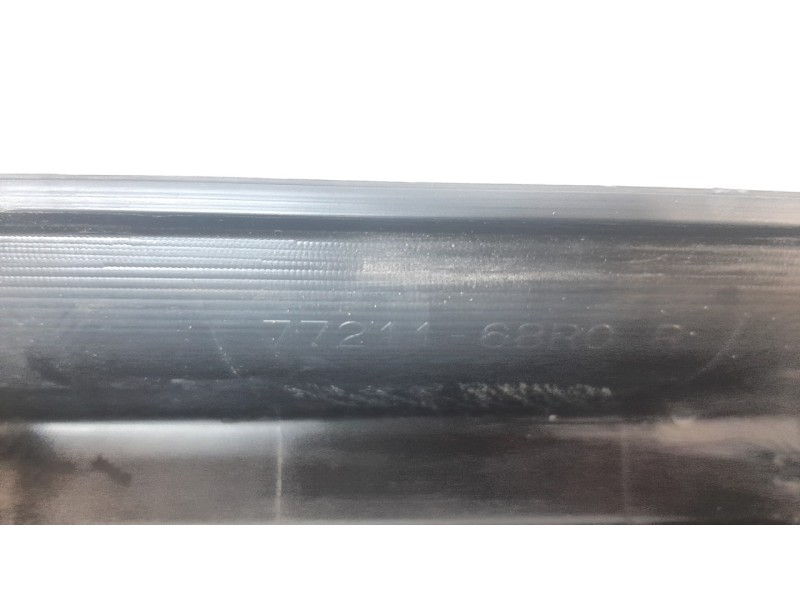 Recambio de moldura para suzuki swift (az) referencia OEM IAM 7721168R0  