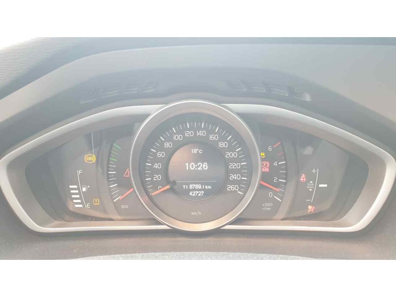 volvo v40 del año 2017