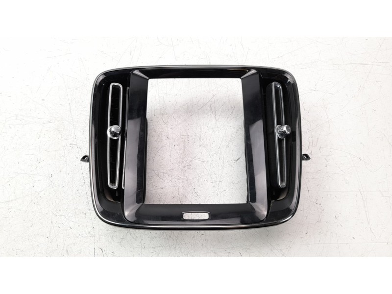 Recambio de rejilla aireadora para volvo xc 40 2.0 diesel cat referencia OEM IAM 31442627  