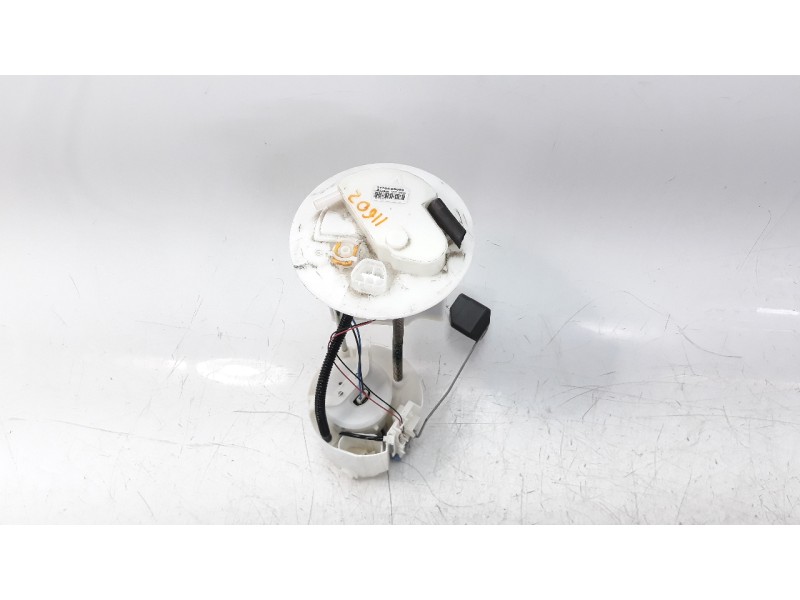 Recambio de bomba combustible para toyota yaris referencia OEM IAM 777040D090  