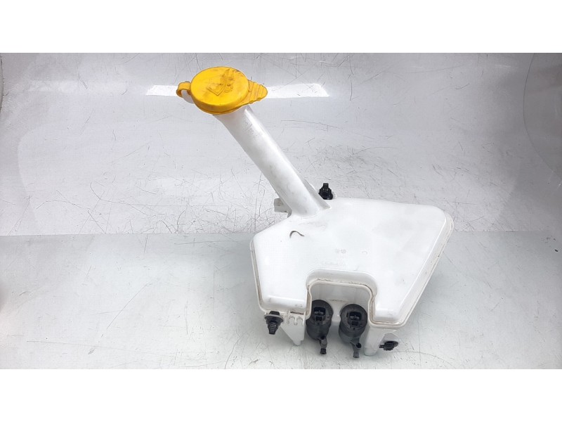 Recambio de bomba limpia para toyota yaris referencia OEM IAM 853100D172  