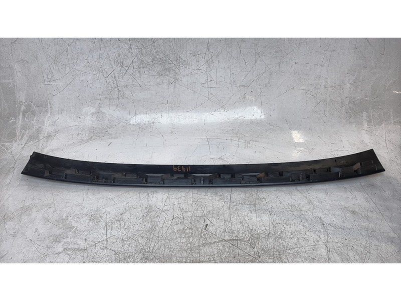 Recambio de rejilla delantera para land rover discovery sport pure referencia OEM IAM FK728A100CAW  