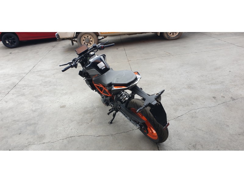 ktm 390 duke del año 2023