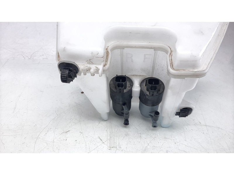 Recambio de bomba limpia para toyota yaris referencia OEM IAM 853100D172  