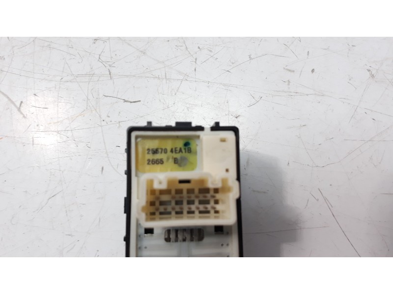 Recambio de mando retrovisor para nissan qashqai (j11) 1.5 dci cat referencia OEM IAM 255704EA1B  