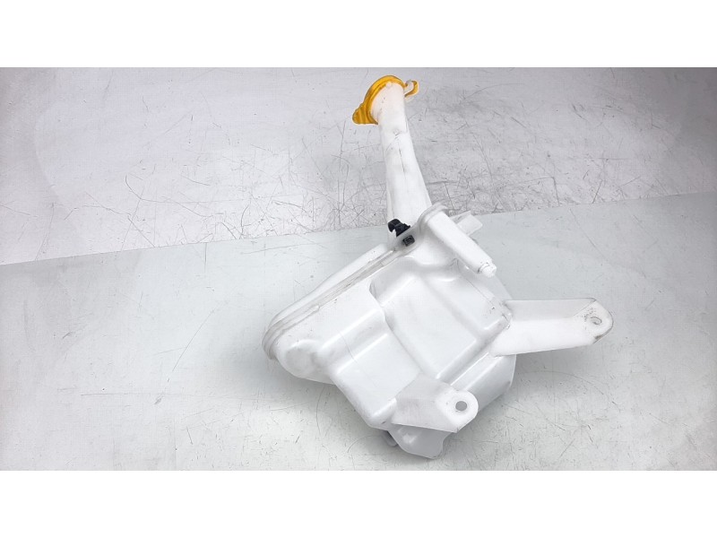 Recambio de bomba limpia para toyota yaris referencia OEM IAM 853100D172  