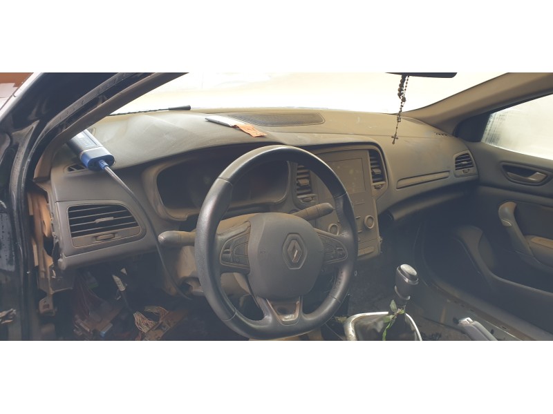 renault megane iv berlina 5p del año 2017