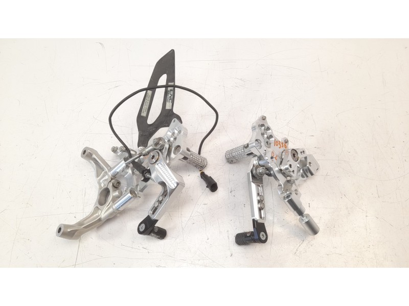 Recambio de estribo para ducati 899 panigale 899 panigale referencia OEM IAM PE400GP  
