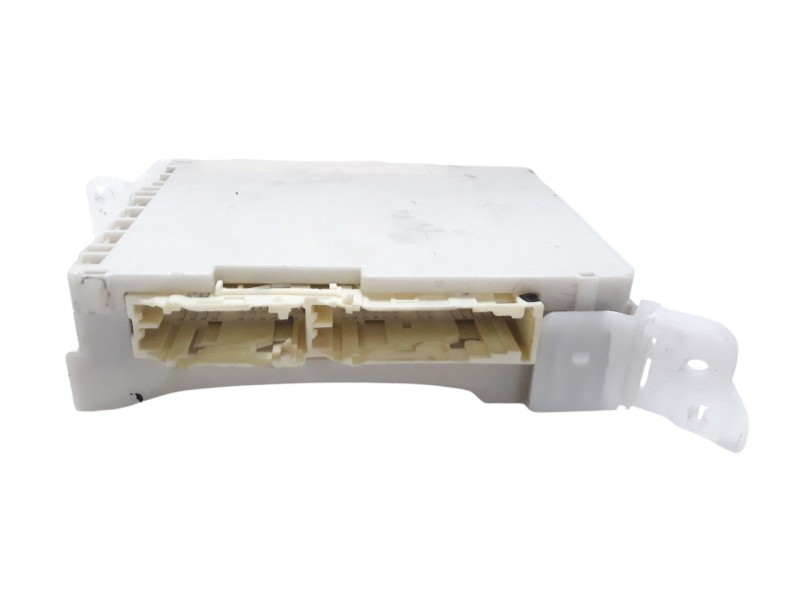 Recambio de caja reles / fusibles para toyota yaris referencia OEM IAM 841400D300  