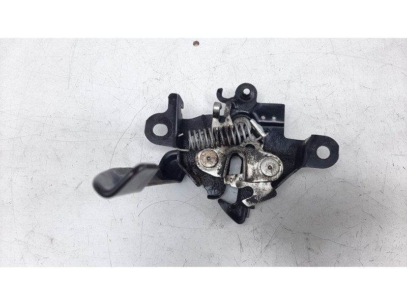 Recambio de cerradura capo para toyota yaris referencia OEM IAM 535100D300  