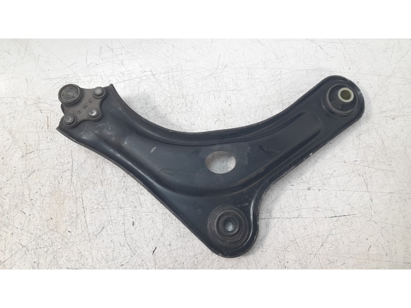 Recambio de brazo suspension inferior delantero izquierdo para citroen c3 feel referencia OEM IAM 9670772080 BR2065 ZWDCT022