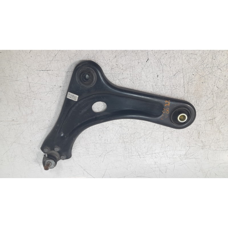 Recambio de brazo suspension inferior delantero izquierdo para citroen c3 feel referencia OEM IAM 9670772080 BR2065 ZWDCT022