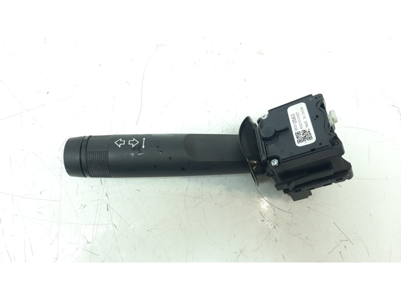 Recambio de mando intermitentes para opel insignia country tourer 2.0 16v cdti referencia OEM IAM 95220563  