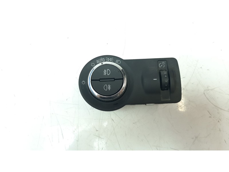 Recambio de mando luces para opel insignia country tourer 2.0 16v cdti referencia OEM IAM 22901659  
