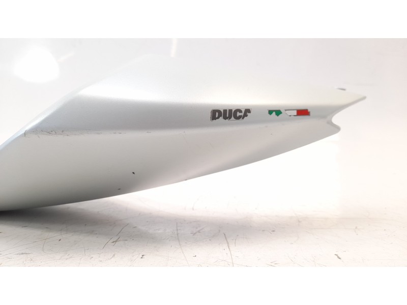 Recambio de moldura para ducati 899 panigale 899 panigale referencia OEM IAM 482111661A  