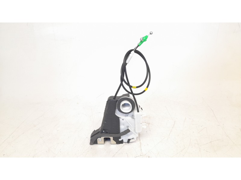 Recambio de cerradura puerta trasera izquierda para toyota yaris referencia OEM IAM 690600D320  
