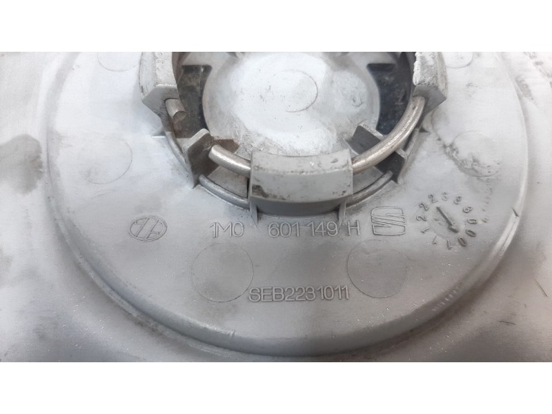 Recambio de tapacubos para seat leon (1m1) 1.9 tdi referencia OEM IAM 1M0601149H  