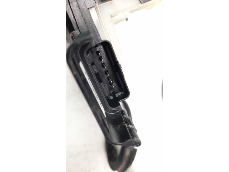 Recambio de cerradura puerta trasera derecha para citroen c3 feel referencia OEM IAM 9812398480  