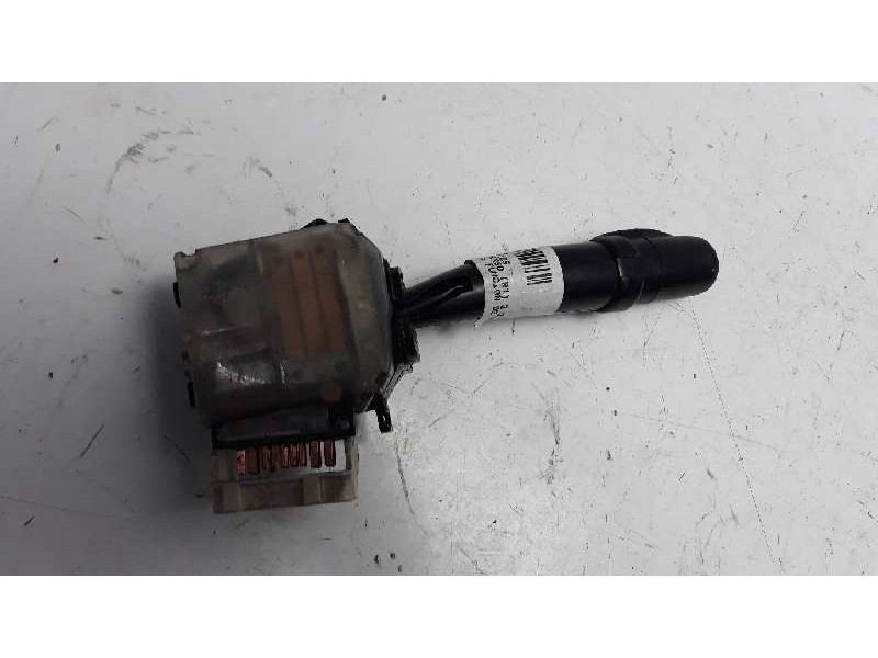 Recambio de mando intermitentes para toyota corolla verso (r1) 2.2 d-4d luna referencia OEM IAM 173650  