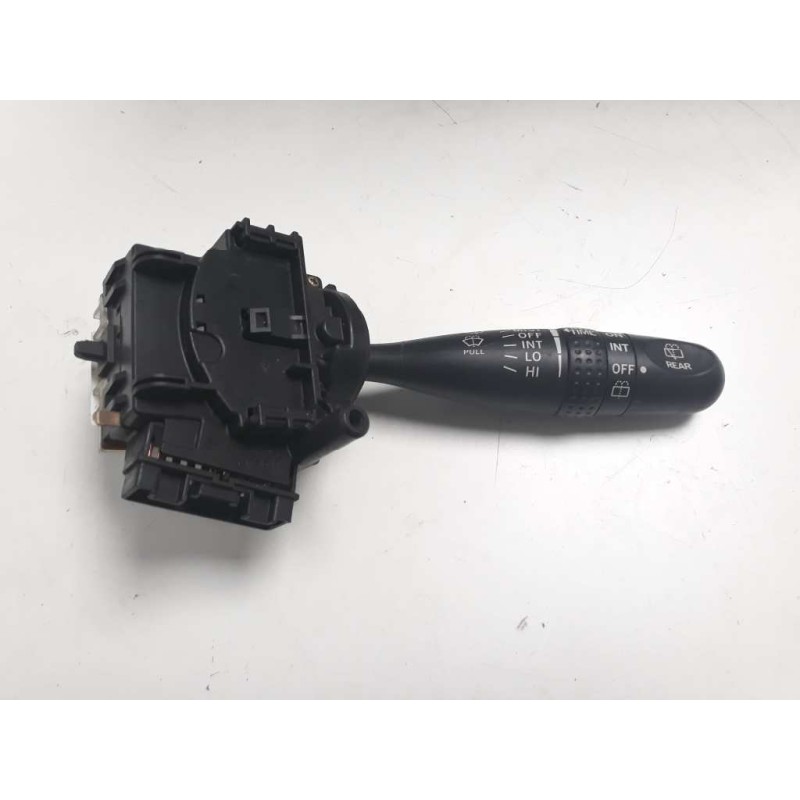 Recambio de mando limpia para toyota corolla (e12) 2.0 d-4d linea luna berlina referencia OEM IAM 173647  