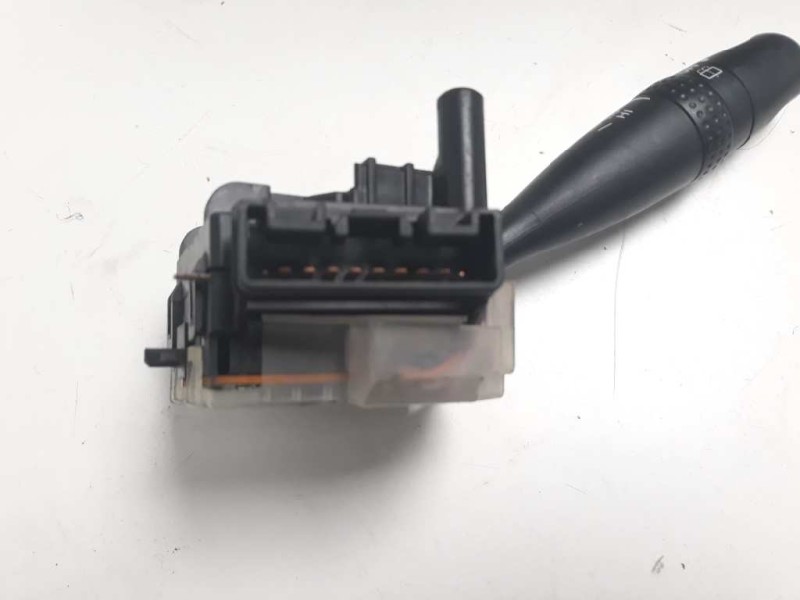 Recambio de mando limpia para toyota corolla (e12) 2.0 d-4d linea luna berlina referencia OEM IAM 173647  