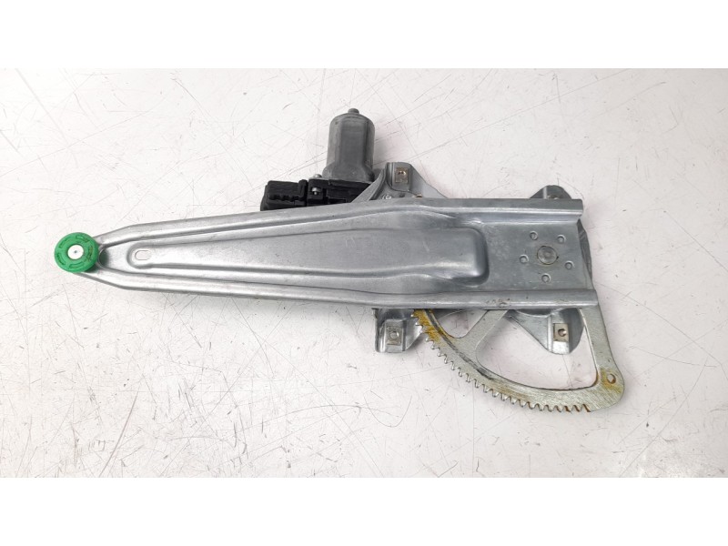 Recambio de elevalunas trasero derecho para toyota yaris referencia OEM IAM 698300D220  