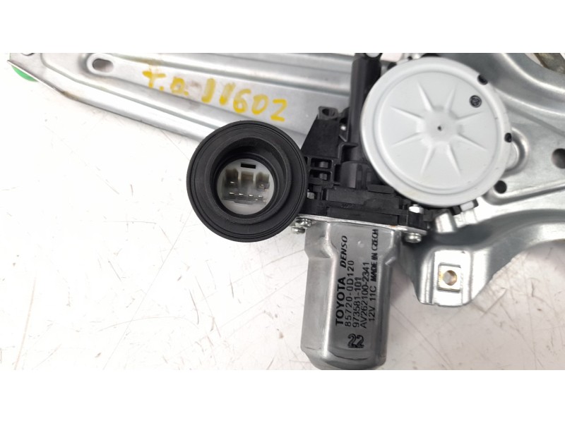 Recambio de elevalunas trasero derecho para toyota yaris referencia OEM IAM 698300D220  