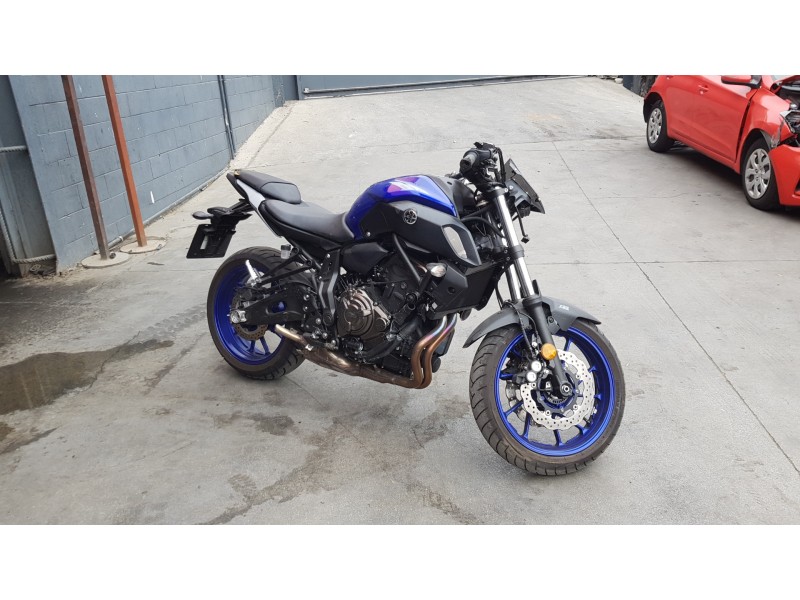 yamaha mt-07 del año 2021