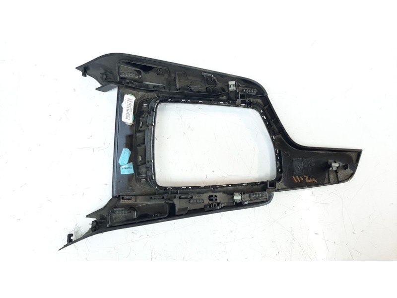 Recambio de moldura para peugeot 308 1.6 blue-hdi fap referencia OEM IAM M47478  