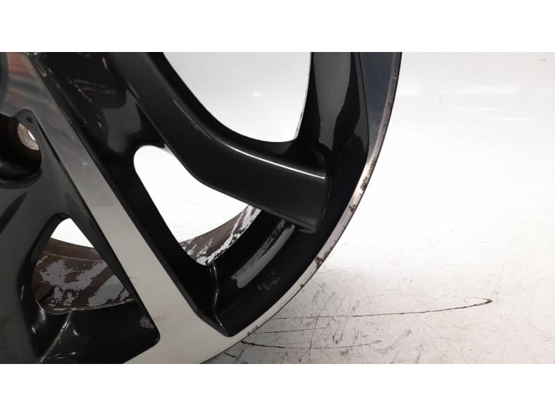 Recambio de llanta para toyota yaris referencia OEM IAM 426110DG80  